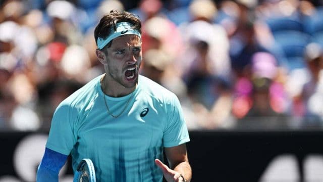 Tennis borghese: mentre il popolo soffre, i ricchi si divertono