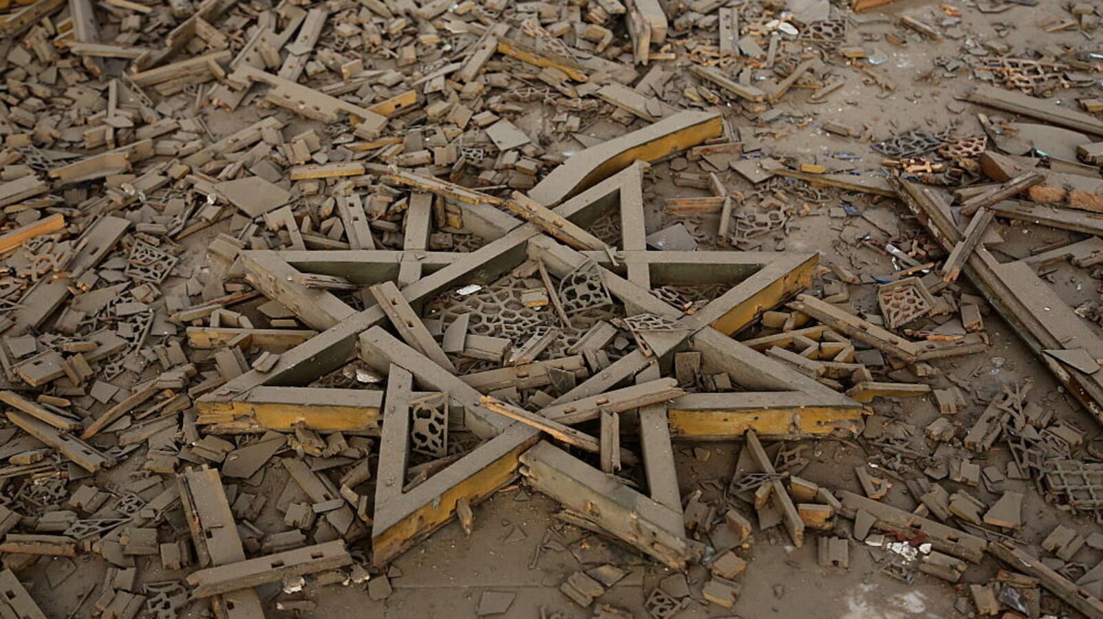 Guerra imperialista distrugge la civiltà persiana