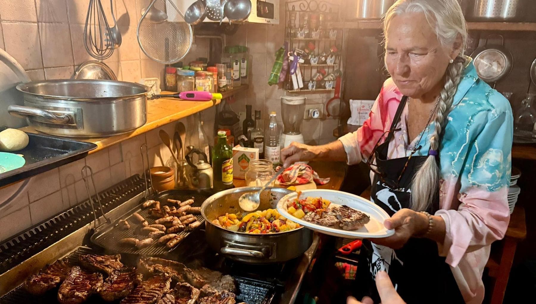 A 86 anni impara a fare mozzarelle: ribellione al sistema